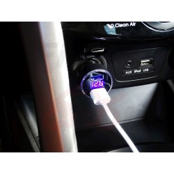 CZARNA ŁADOWARKA POD GNIAZDO ZAPALNICZKI 2x USB QC 3.0 12V / 24V + WOLTOMIERZ