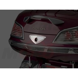 NAKŁADKA OZDOBA AKCENT ZAMKA KUFRA CENTRALNEGO HONDA GL 1800 GOLDWING roczniki 2001-2013